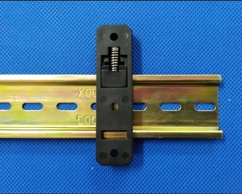 πλάτος rb-233 20mm πλαστικός νάυλον συμπιεζόμενος δί ελατηρίου να τοποθετήσει ραγών DIN τυποποιημένος συνδετήρας ραγών συνδετήρων μαύρος DIN